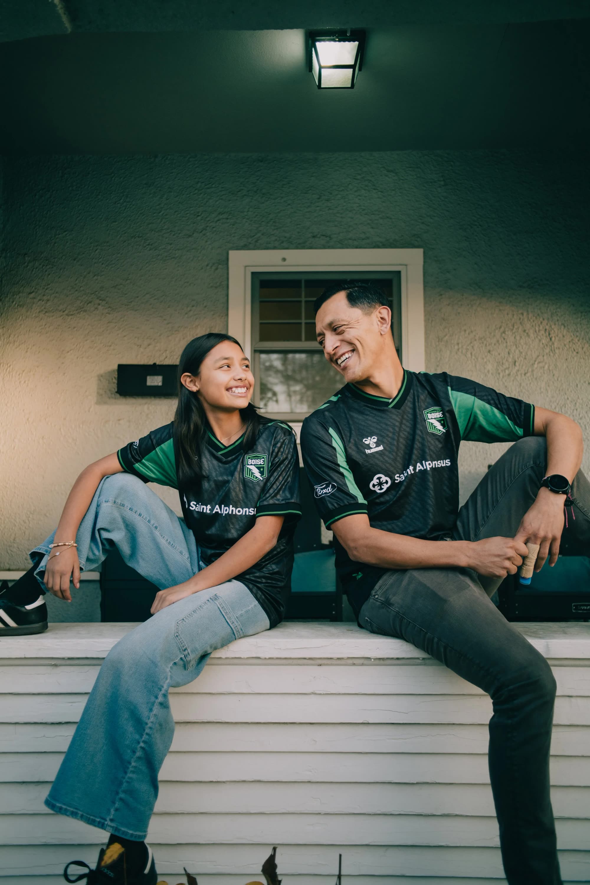 AC Boise kit reveal: Father and daughter · Home kit at home