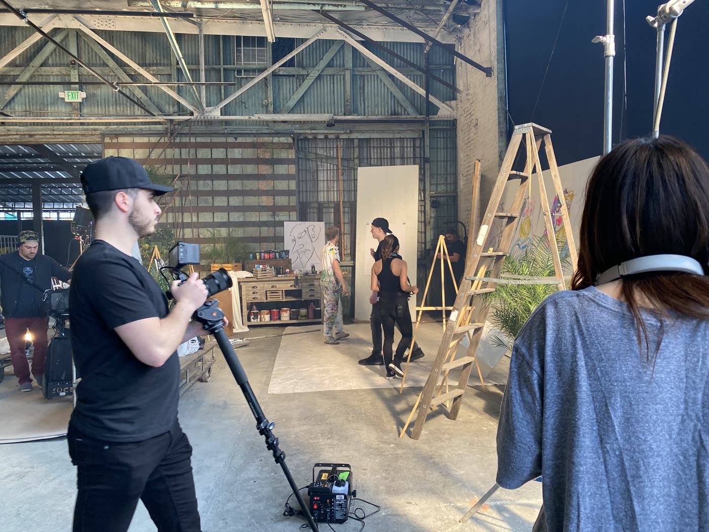 The camera operator on the painter set
