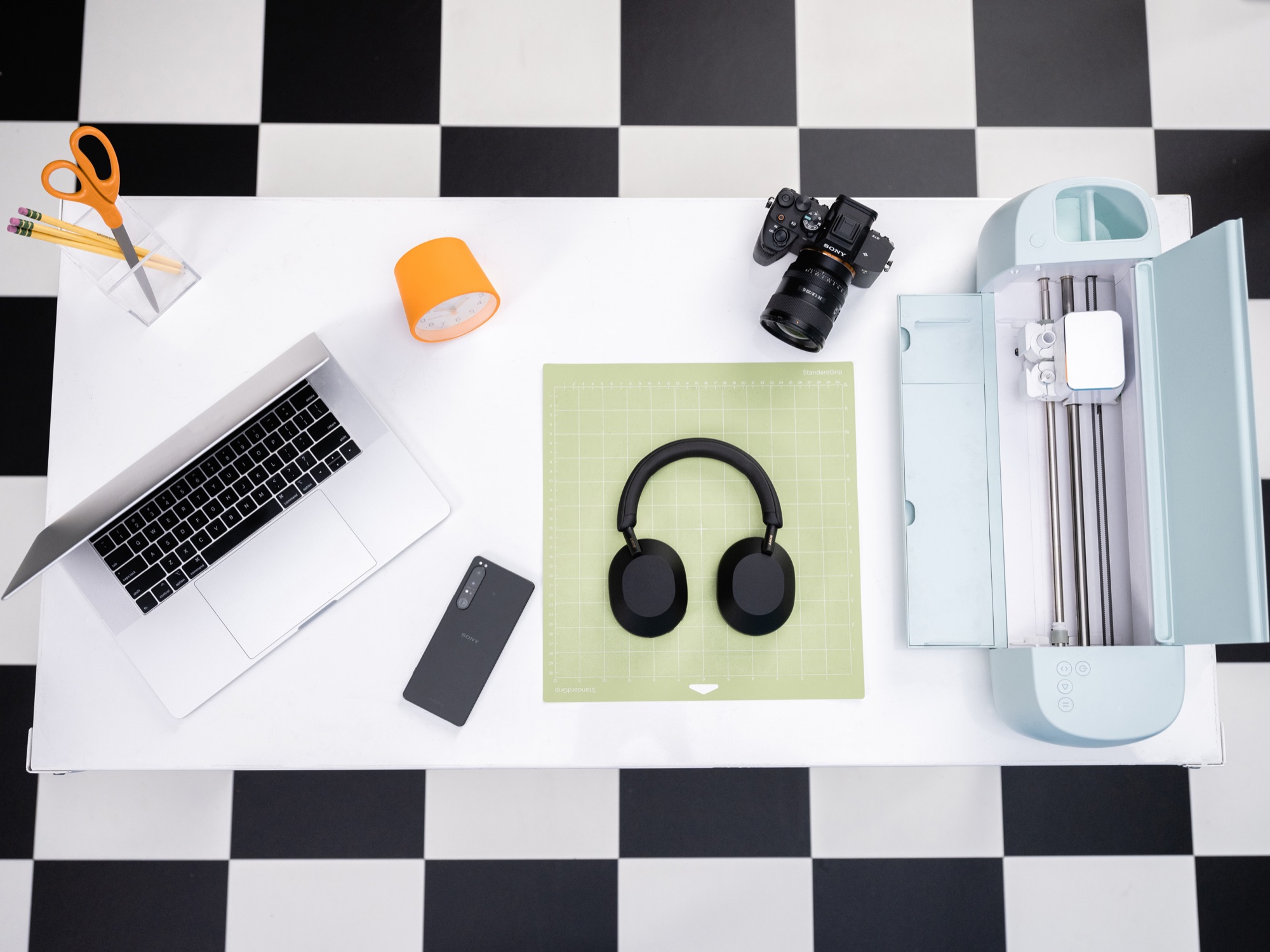 FR-10 · The setup · Process still